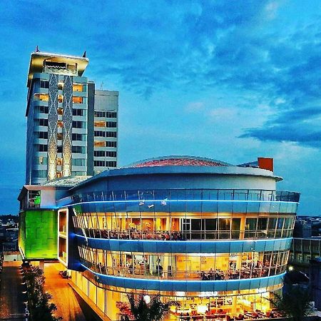 Fox Hotel Pekanbaru Εξωτερικό φωτογραφία