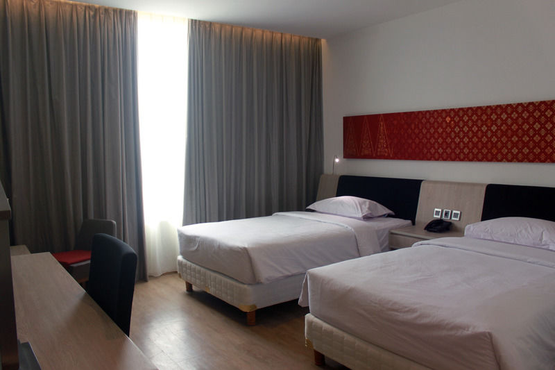 Fox Hotel Pekanbaru Εξωτερικό φωτογραφία