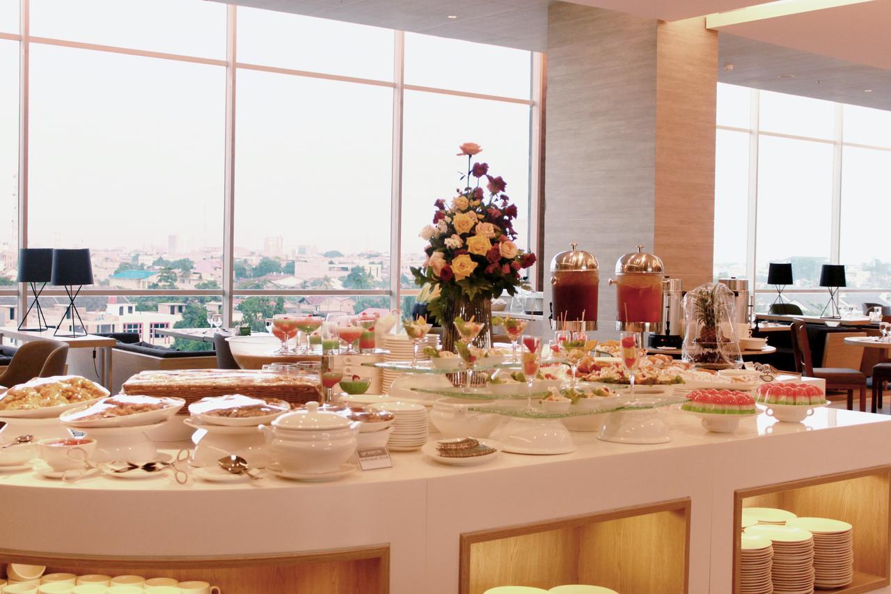 Fox Hotel Pekanbaru Εξωτερικό φωτογραφία
