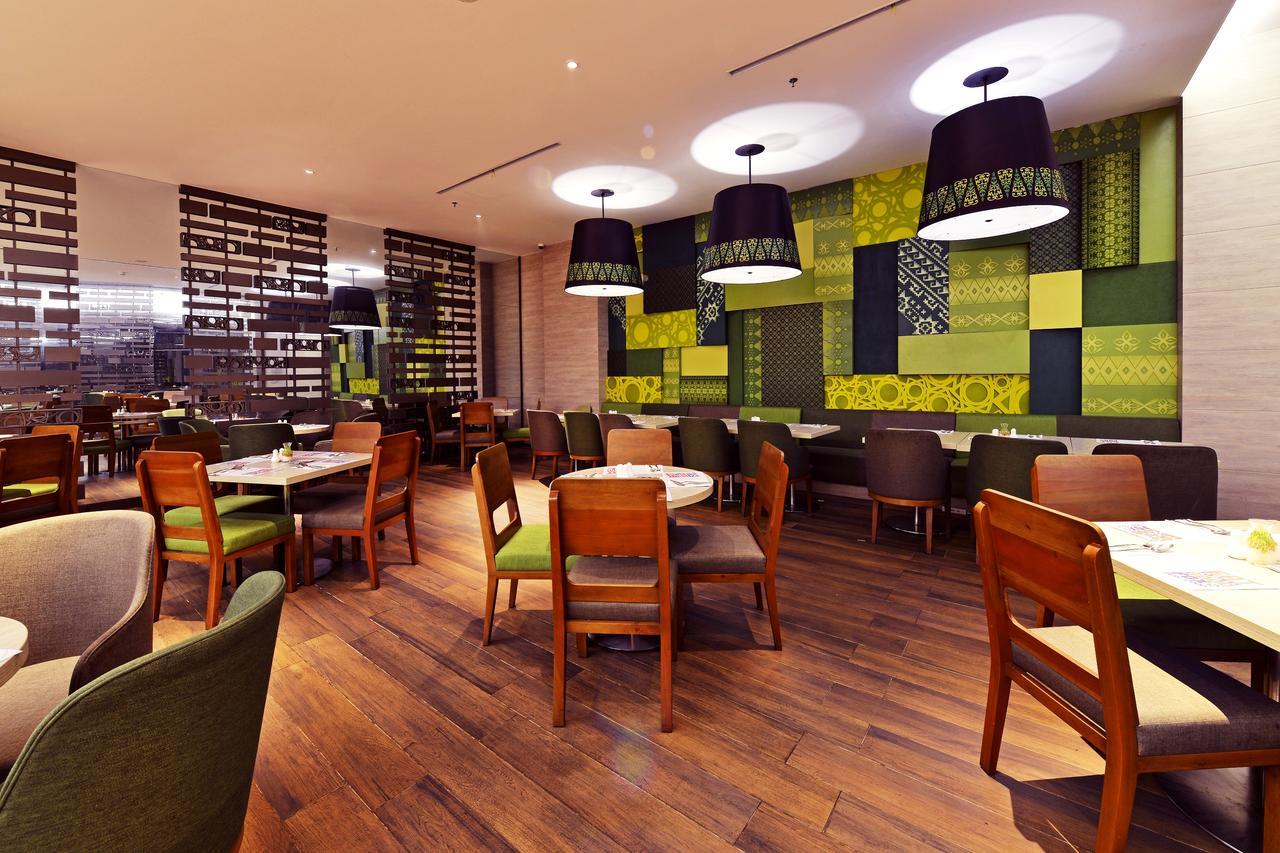 Fox Hotel Pekanbaru Εξωτερικό φωτογραφία