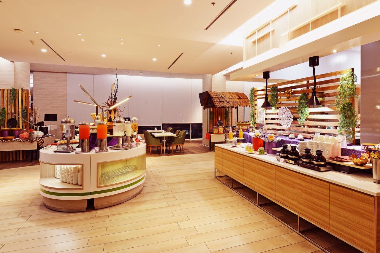 Fox Hotel Pekanbaru Εξωτερικό φωτογραφία