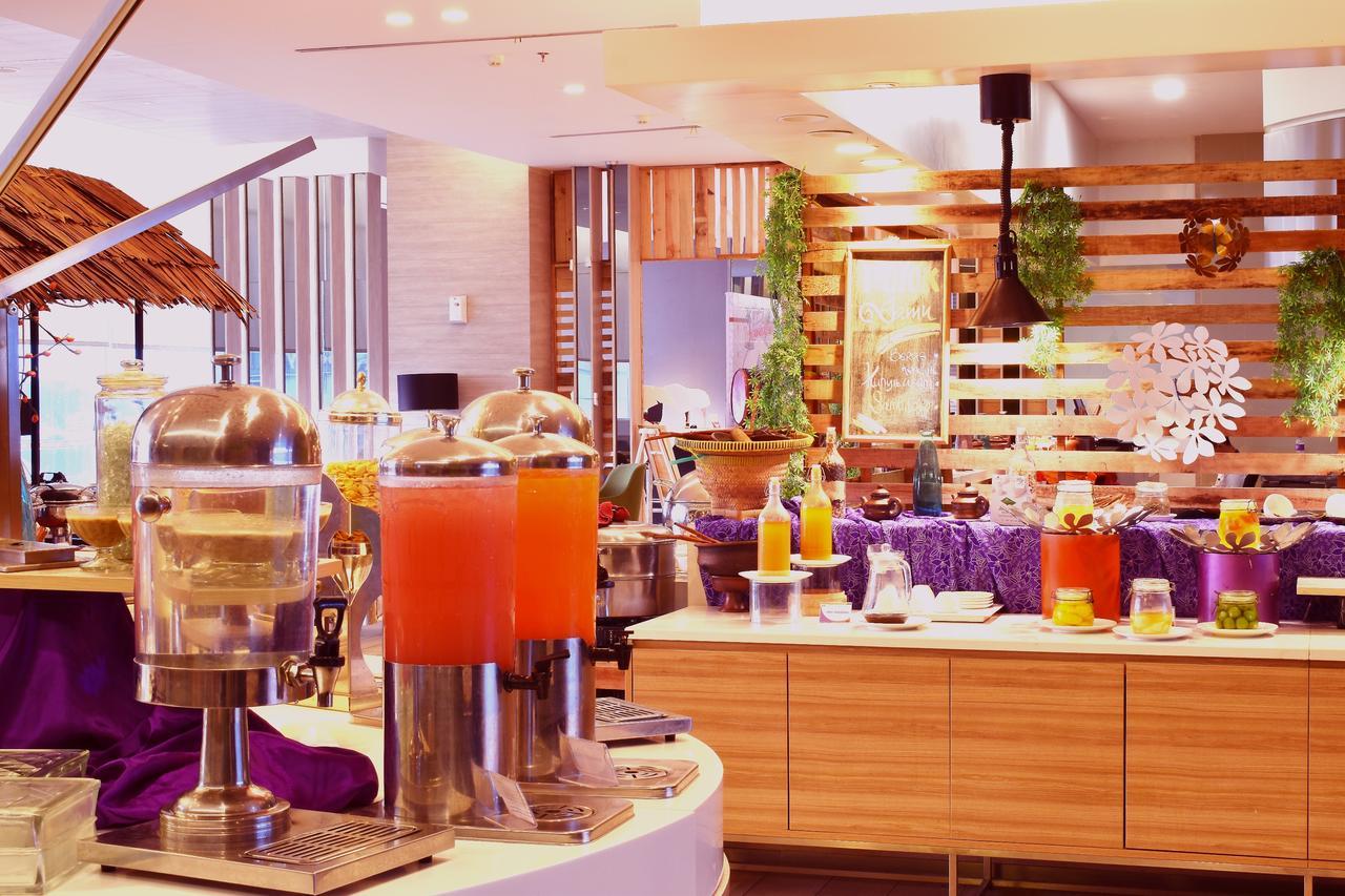Fox Hotel Pekanbaru Εξωτερικό φωτογραφία