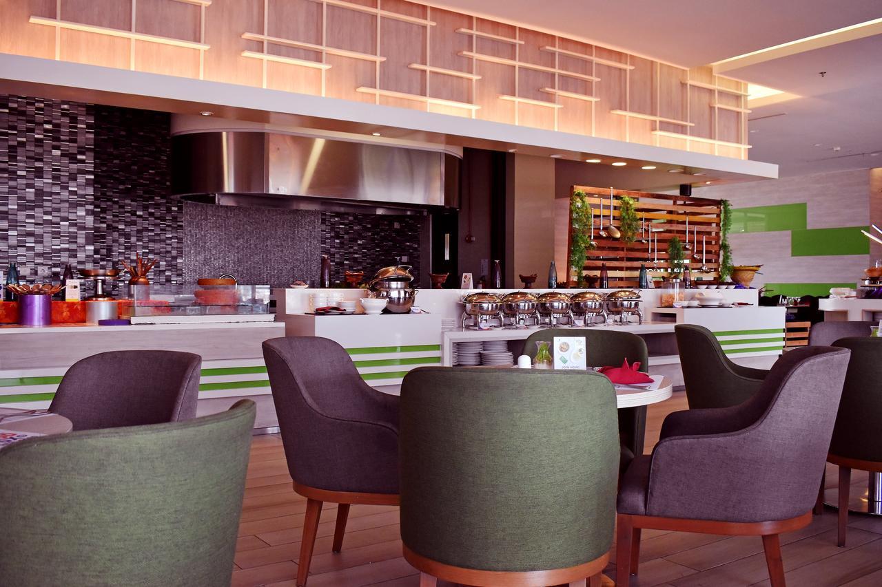 Fox Hotel Pekanbaru Εξωτερικό φωτογραφία