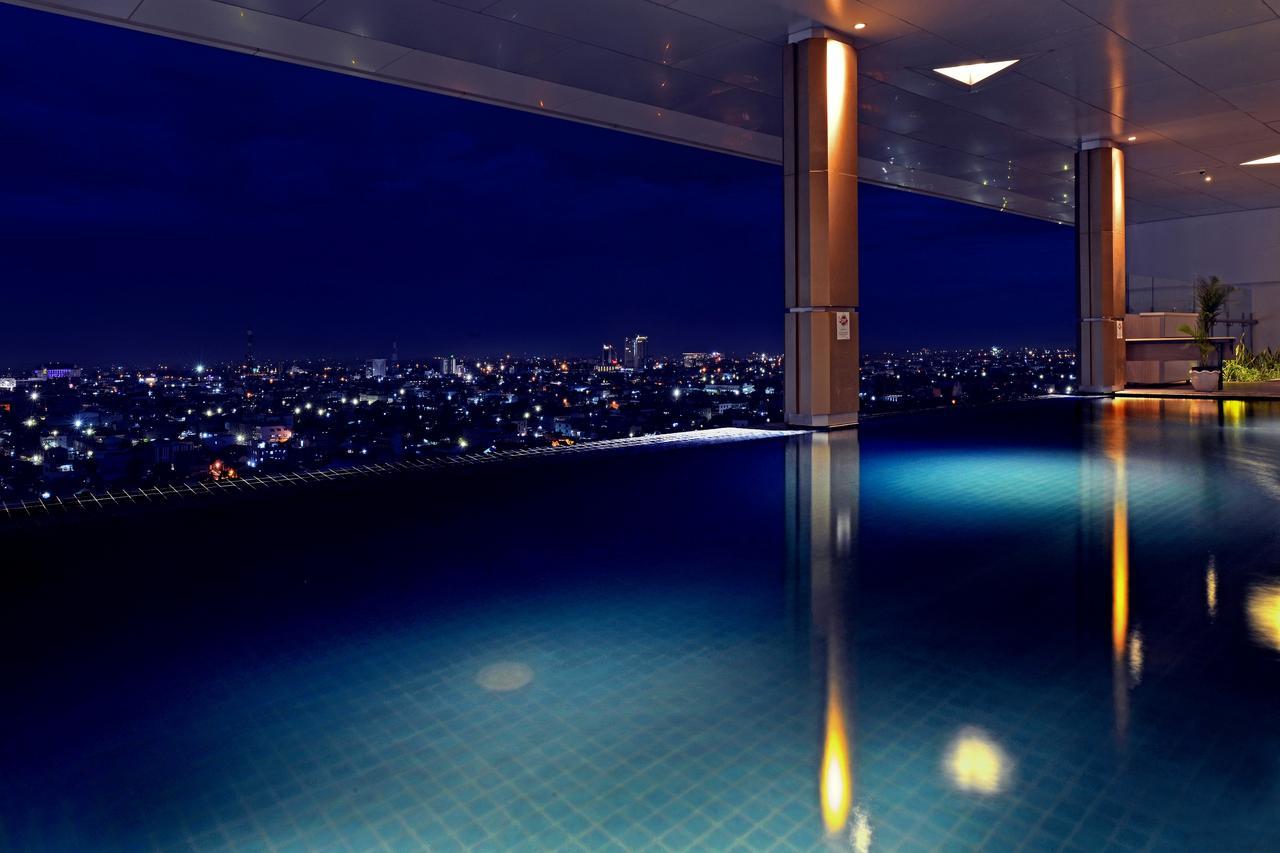 Fox Hotel Pekanbaru Εξωτερικό φωτογραφία